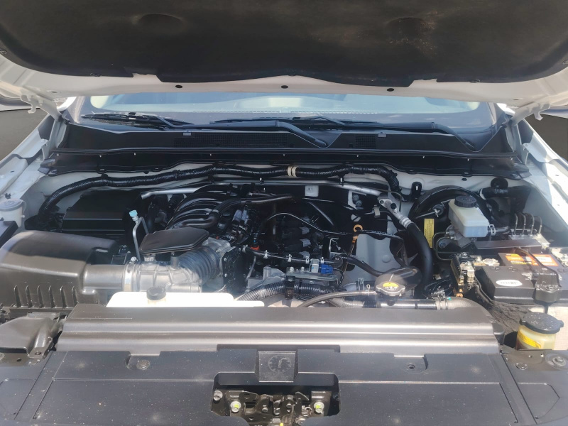 Nissan Comerciales NP300 4 pts. S, Pick-Up, Doble Cab., TM6, a/ac. 2019